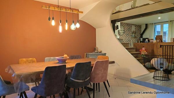 Maison de ville rénovée – Décoration tendance & coup de cœur assuré – 5 pièces Amfreville-la-Mivoie- Accès direct Rouen Rive droite