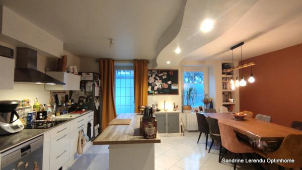 Maison de ville rénovée – Décoration tendance & coup de cœur assuré – 5 pièces Amfreville-la-Mivoie- Accès direct Rouen Rive droite