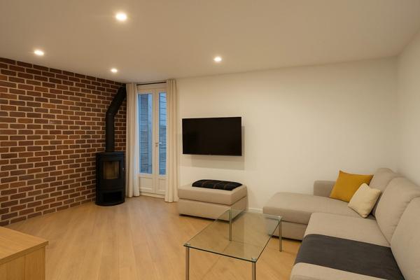 Maison de ville rénovée – Décoration tendance & coup de cœur assuré – 5 pièces Amfreville-la-Mivoie- Accès direct Rouen Rive droite