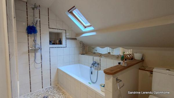 Maison de ville rénovée – Décoration tendance & coup de cœur assuré – 5 pièces Amfreville-la-Mivoie- Accès direct Rouen Rive droite