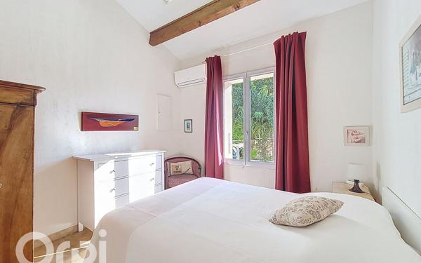 Maison à vendre    6 pièces •  Le Beausset