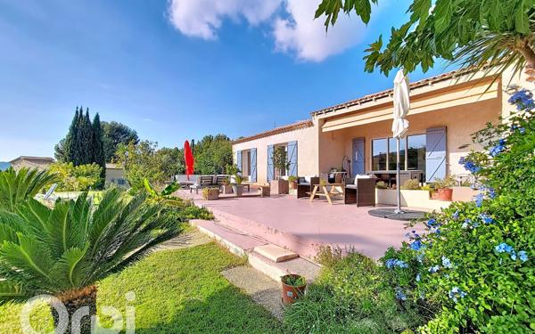 Maison à vendre    6 pièces •  Le Beausset