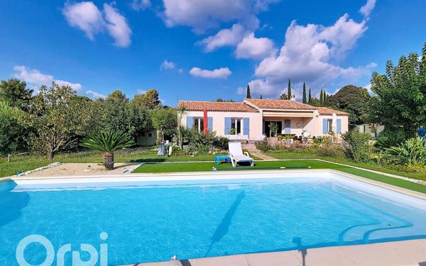 Maison à vendre    6 pièces •  Le Beausset