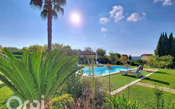 Maison à vendre    6 pièces •  Le Beausset