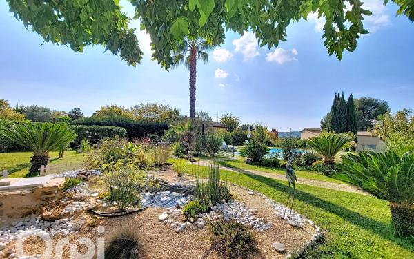 Maison à vendre    6 pièces •  Le Beausset