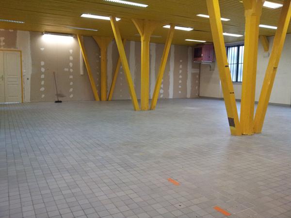 A VENDRE -BUREAUX / SURFACE DE VENTE / STOCKAGE - CENTRE VILLE FOURCHAMBAULT