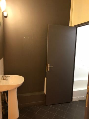 A VENDRE -BUREAUX / SURFACE DE VENTE / STOCKAGE - CENTRE VILLE FOURCHAMBAULT