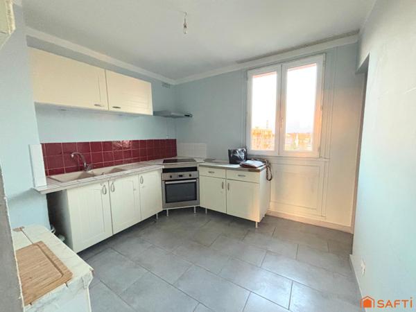 Appartement 2 chambres Balcon Cave et loggia.