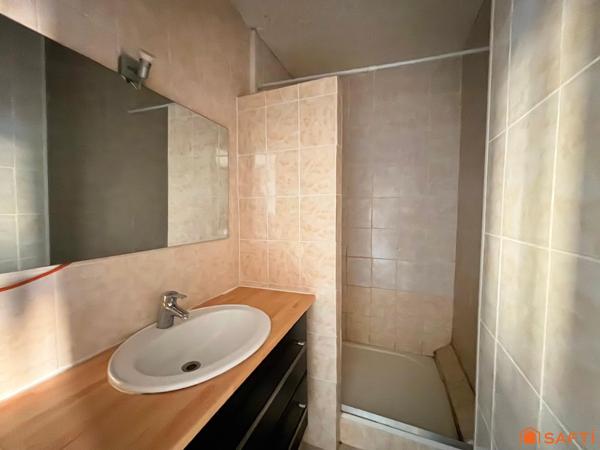 Appartement 2 chambres Balcon Cave et loggia.