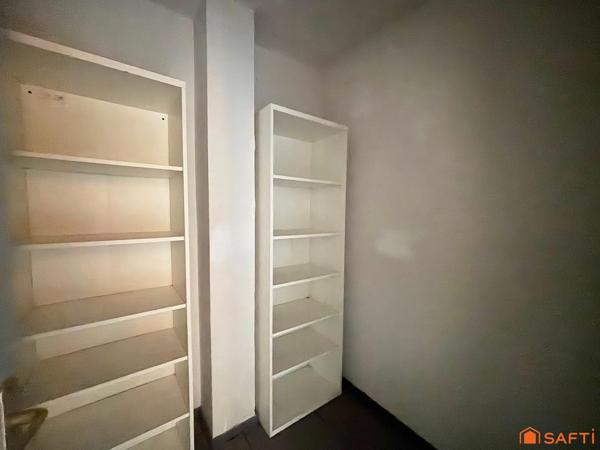 Appartement 2 chambres Balcon Cave et loggia.