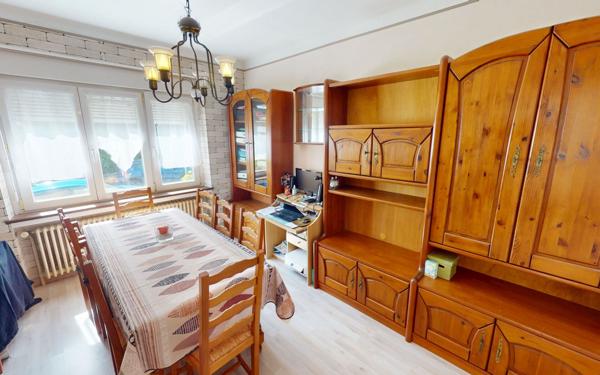 Maison à vendre    6 pièces •  Uckange