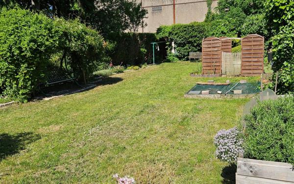 Maison à vendre    6 pièces •  Uckange