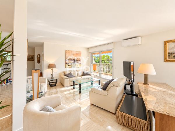 Appartement 4 pièces à vendre avec vue marina et mer à Mandelieu La Napoule