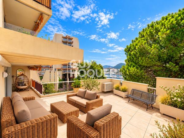 Appartement 4 pièces à vendre avec vue marina et mer à Mandelieu La Napoule