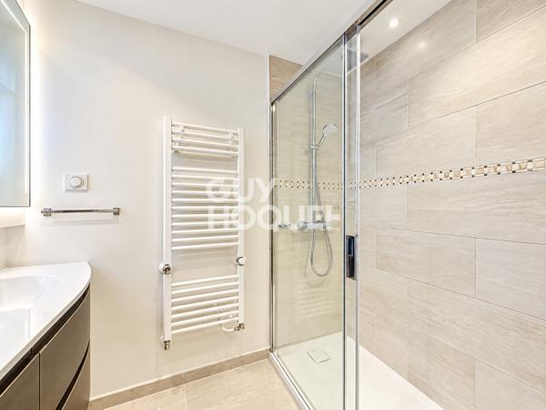 Appartement 4 pièces à vendre avec vue marina et mer à Mandelieu La Napoule