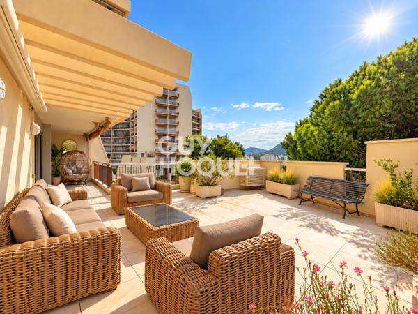 Appartement 4 pièces à vendre avec vue marina et mer à Mandelieu La Napoule