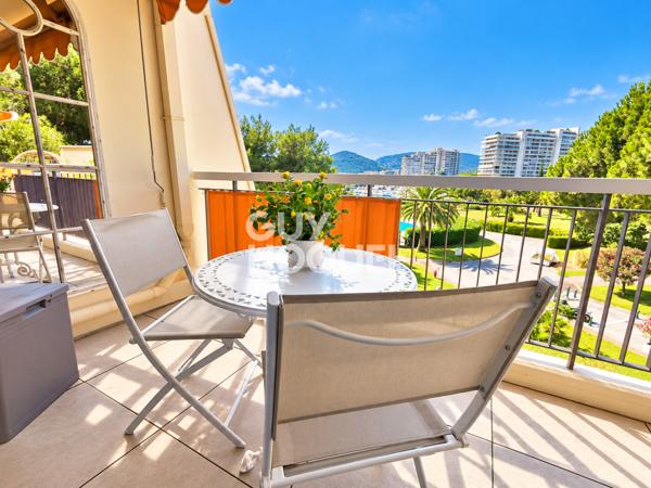 Appartement 4 pièces à vendre avec vue marina et mer à Mandelieu La Napoule