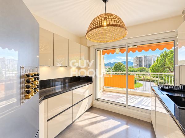Appartement 4 pièces à vendre avec vue marina et mer à Mandelieu La Napoule