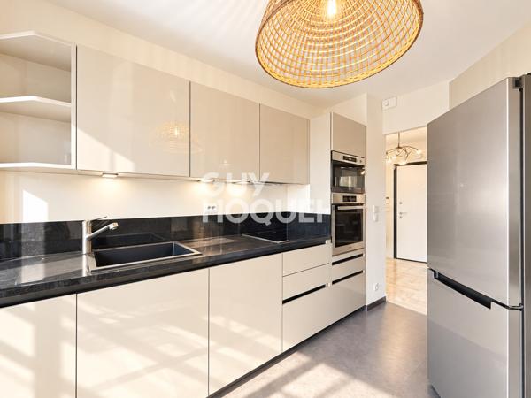 Appartement 4 pièces à vendre avec vue marina et mer à Mandelieu La Napoule