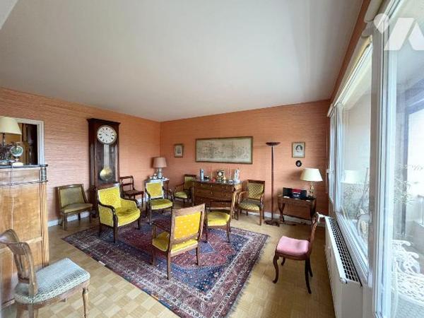 Uniquement chez votre Notaire.
Notre Service Immobilier vous propose ce magnifique appartement...