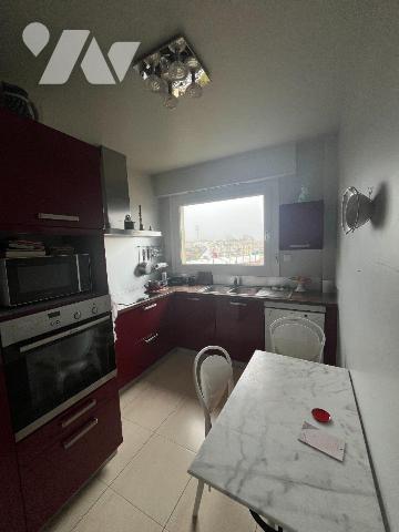 Uniquement chez votre Notaire.
Notre Service Immobilier vous propose ce magnifique appartement...