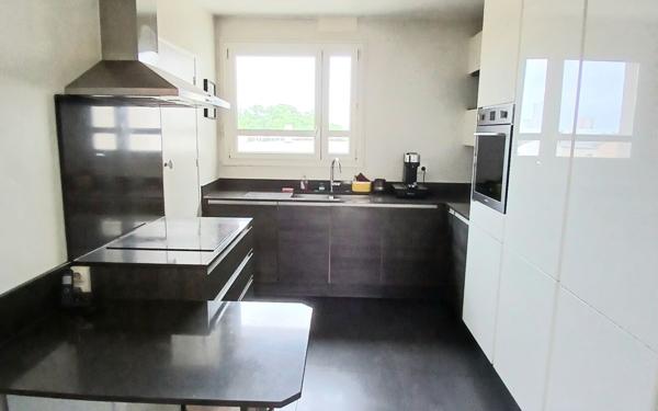 Appartement à louer    4 pièces • 110,25 m2 Paris 19