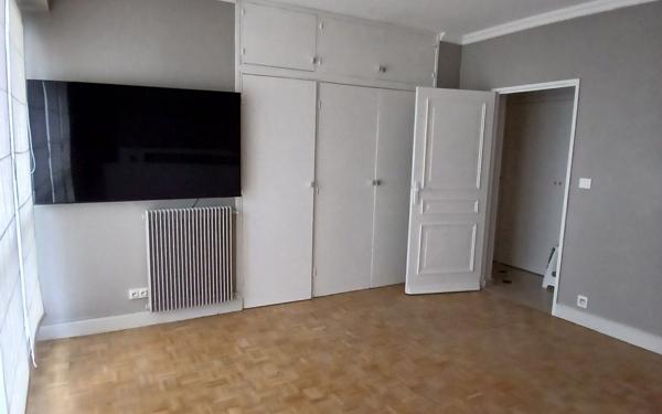 Appartement à louer    4 pièces • 110,25 m2 Paris 19