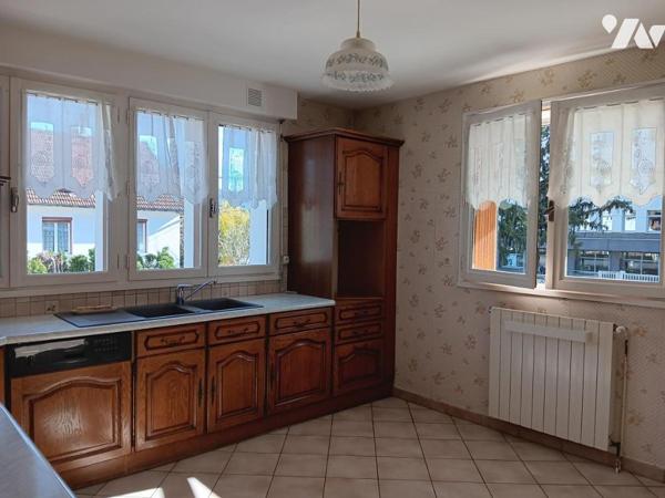 Maison individuelle sur la commune de LONS LE SAUNIER trois chambres.