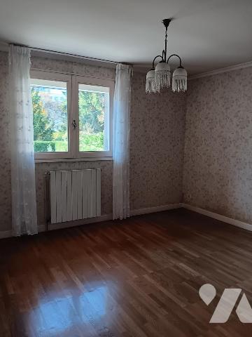 Maison individuelle sur la commune de LONS LE SAUNIER trois chambres.