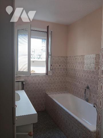 Maison individuelle sur la commune de LONS LE SAUNIER trois chambres.