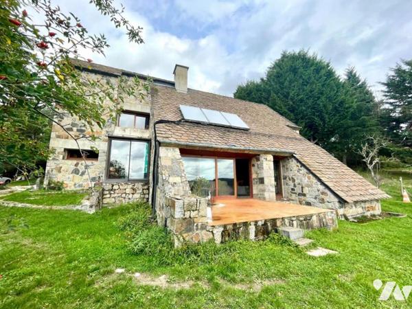 MAISON D'ARCHITECTE EN PIERRE SUR 5 HECTARES - SAINT ALBAN SUR LIMAGNOLE (LOZERE)