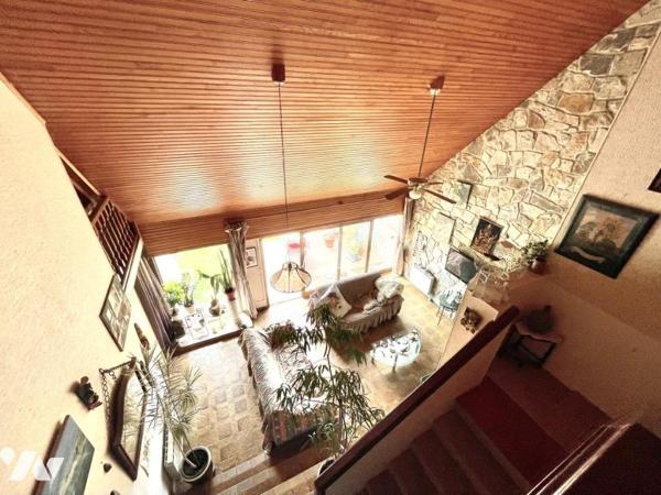 MAISON D'ARCHITECTE EN PIERRE SUR 5 HECTARES - SAINT ALBAN SUR LIMAGNOLE (LOZERE)