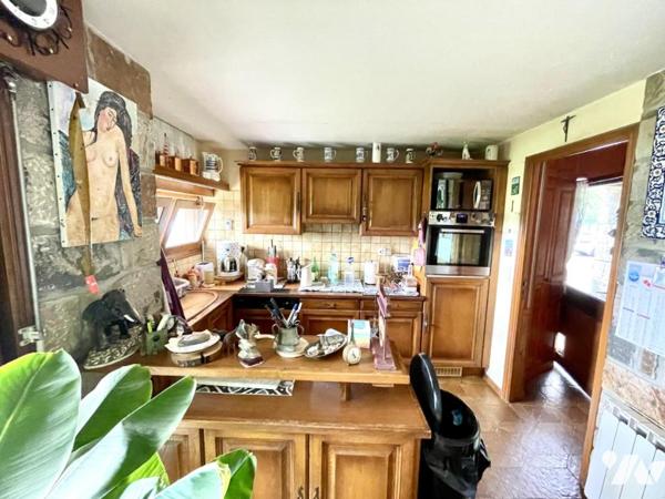 MAISON D'ARCHITECTE EN PIERRE SUR 5 HECTARES - SAINT ALBAN SUR LIMAGNOLE (LOZERE)