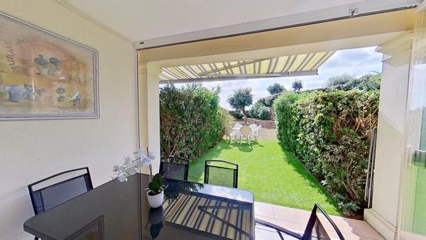 APPARTEMENT 2 PIÈCES - RENOVÉ ET VENDU MEUBLÉ -TERRASSE PISCINE- JARDIN - LES ISSAMBRES