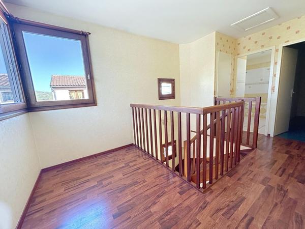 Maison sur Pradines avec 3 chambres et garage