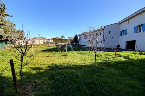 VILLA MÉDITERRANÉENNE DE 270 M² SUR TERRAIN DE 3100 M² DIVISIBLE