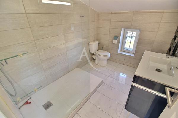 VILLA MÉDITERRANÉENNE DE 270 M² SUR TERRAIN DE 3100 M² DIVISIBLE