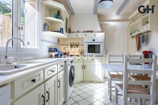 MAISON FAMILIALE (d'environ 125 m²) à SOISY SUR SEINE proche centre ville