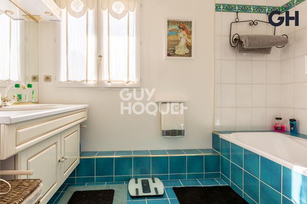 MAISON FAMILIALE (d'environ 125 m²) à SOISY SUR SEINE proche centre ville