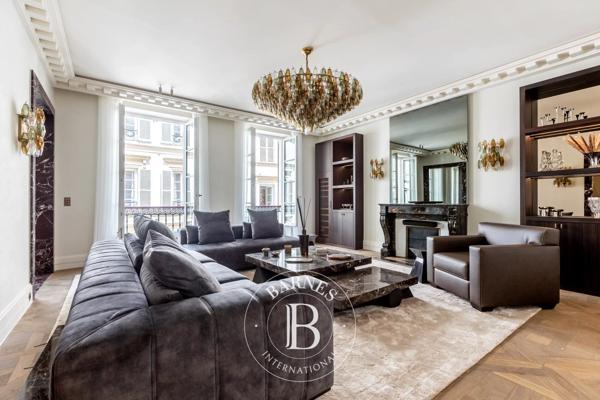 Paris 1er, Appartement 3 Chambres -  163 m² à vendre