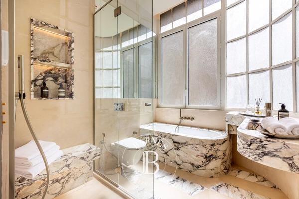 Paris 1er, Appartement 3 Chambres -  163 m² à vendre