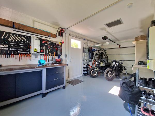 Forges (17290) Maison contemporaine de plain pied en exclusivité sur la commune de Forges