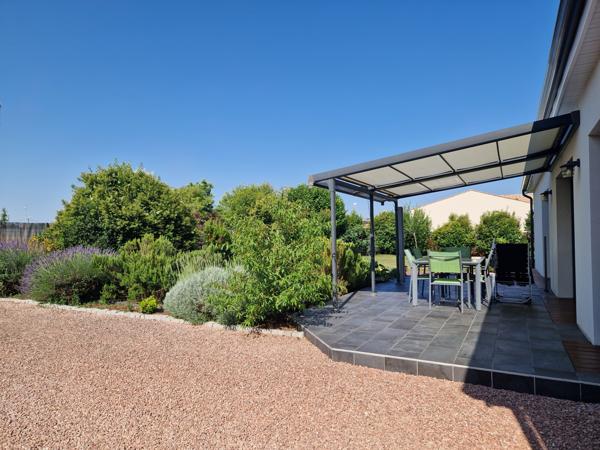 Forges (17290) Maison contemporaine de plain pied en exclusivité sur la commune de Forges