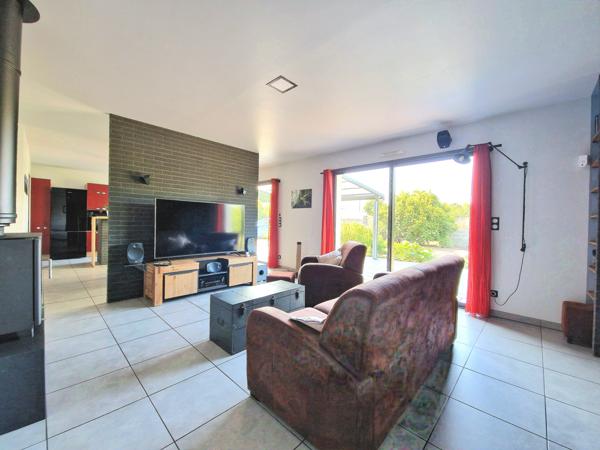 Forges (17290) Maison contemporaine de plain pied en exclusivité sur la commune de Forges