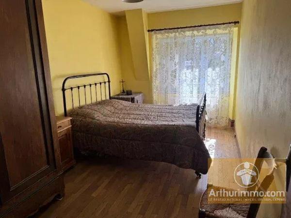Vente                                                      Ferme
                        
                     9 pièces                      161 m2                     à Ségur