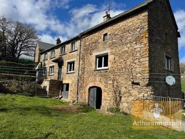 Vente                                                      Ferme
                        
                     9 pièces                      161 m2                     à Ségur