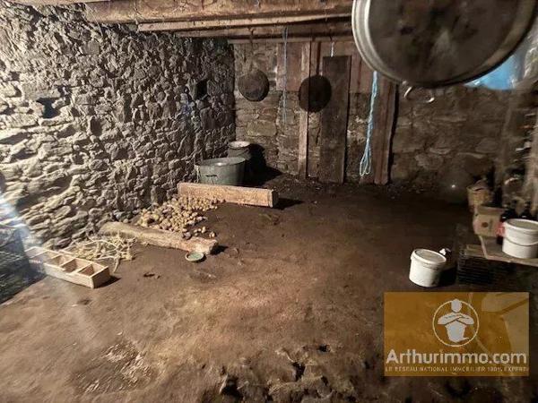 Vente                                                      Ferme
                        
                     9 pièces                      161 m2                     à Ségur