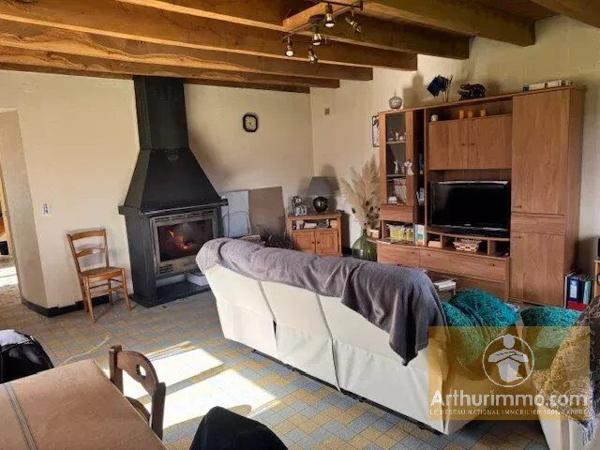 Vente                                                      Ferme
                        
                     9 pièces                      161 m2                     à Ségur