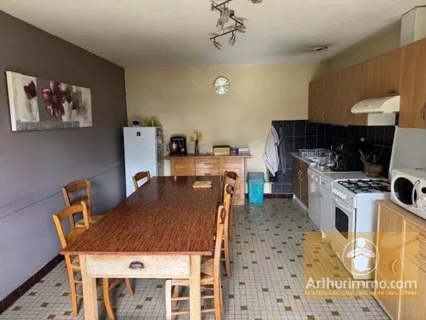 Vente                                                      Ferme
                        
                     9 pièces                      161 m2                     à Ségur