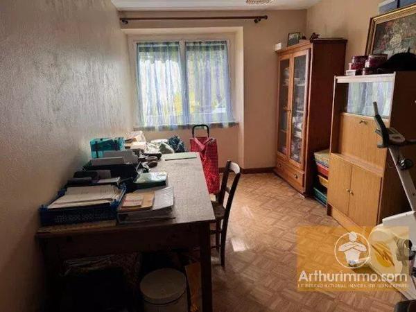 Vente                                                      Ferme
                        
                     9 pièces                      161 m2                     à Ségur